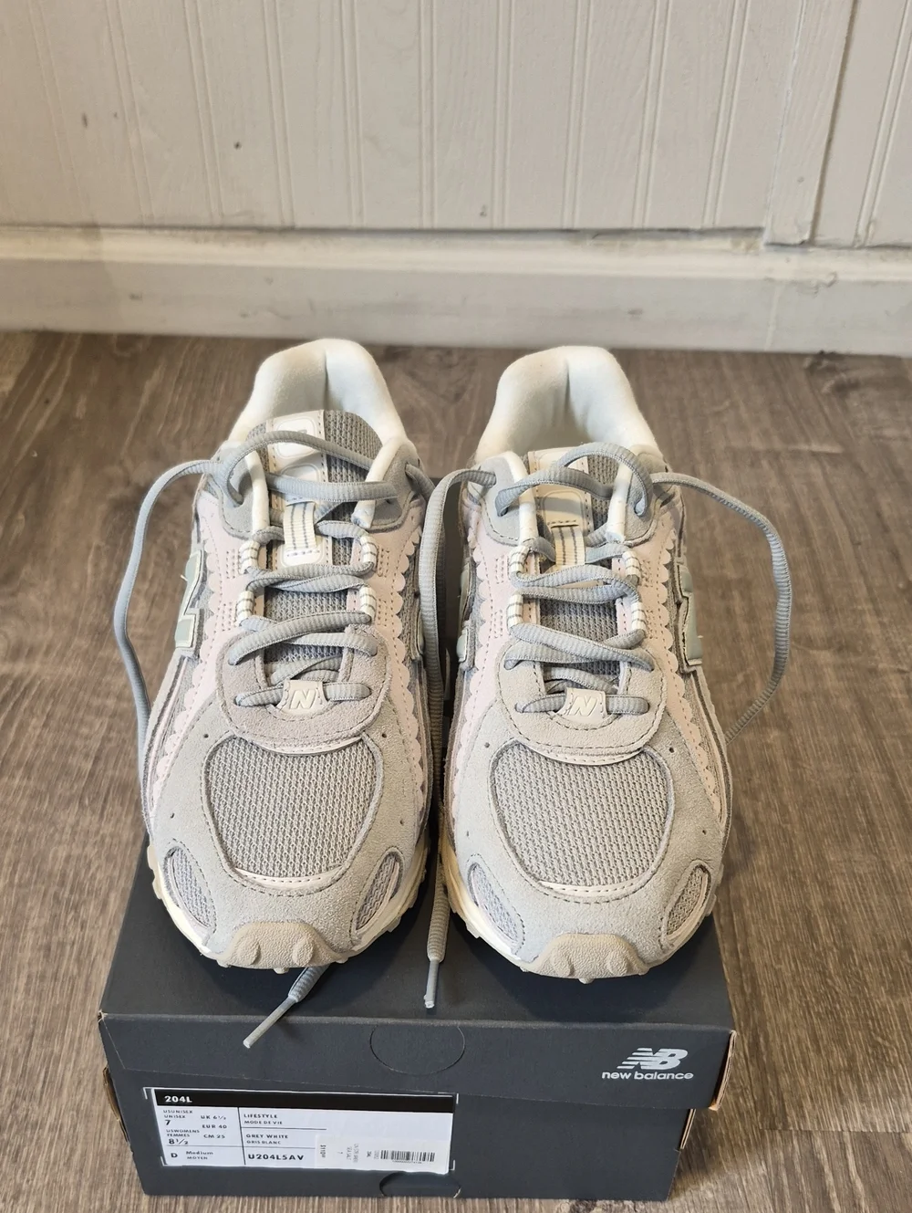 New Balance 204L Sneakers – Unisex